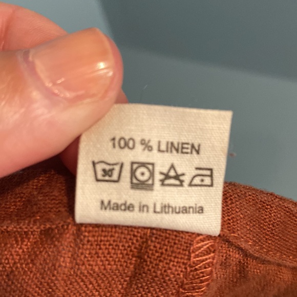 Linen Cloud redwood linen box top, v-neck. Very good condition, size XXL - Picture 4 of 7